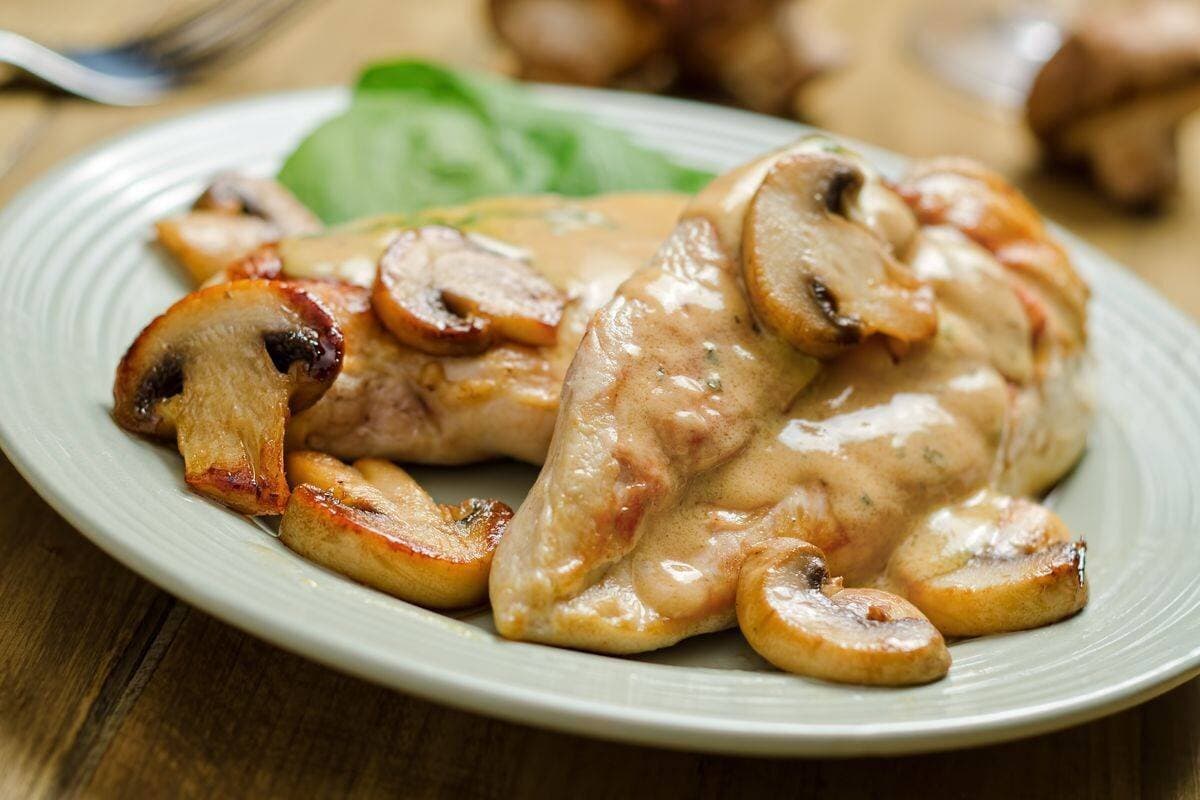 دجاج بالفطر