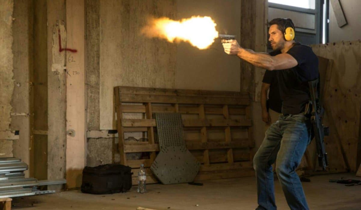 بطل فيلم American Assassin