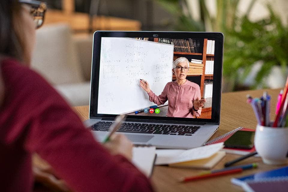 التركيز أثناء دراسة اللغة