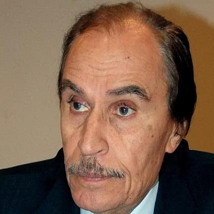 عزت العلايلي