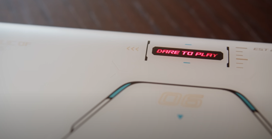 الجهة الخلفية لهاتف ASUS ROG Phone 6 Pro