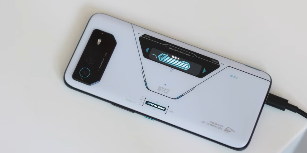 الجهة الخلفية من هاتف ASUS ROG Phone 6 Pro