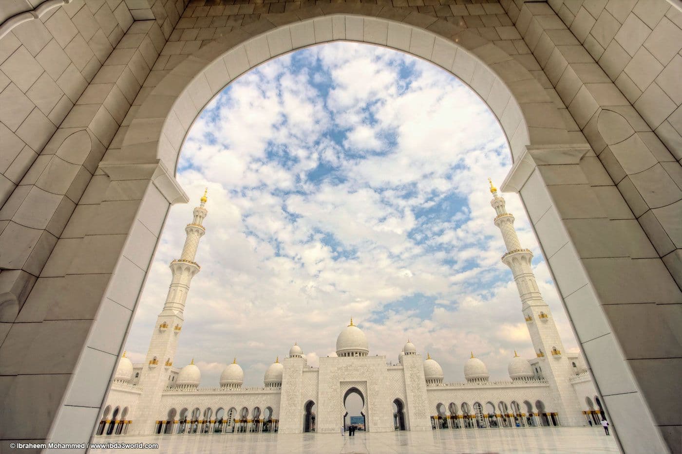 مسجد الشيخ زايد في أبوظبي