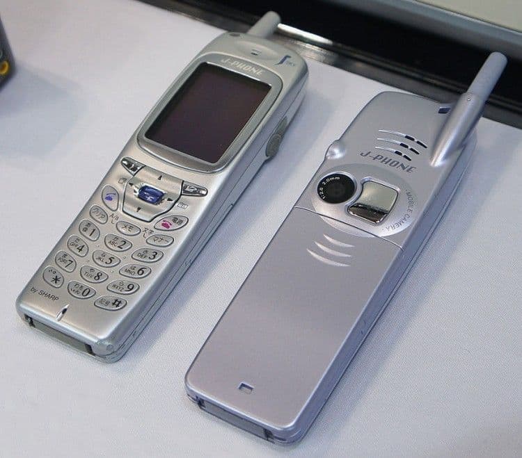  Sharp J-SH04
