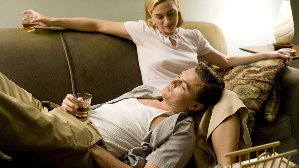 أفلام رومانسية حزينة مشهد من فيلم Revolutionary Road 