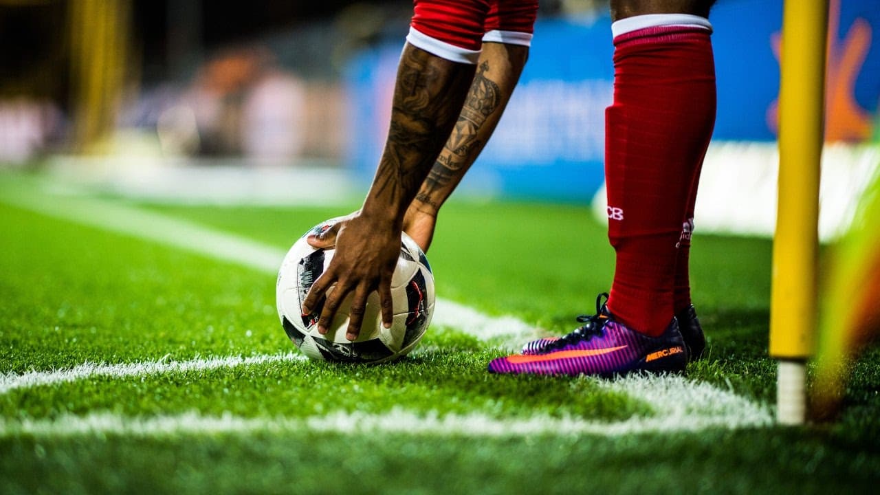  لاعب في الملعب