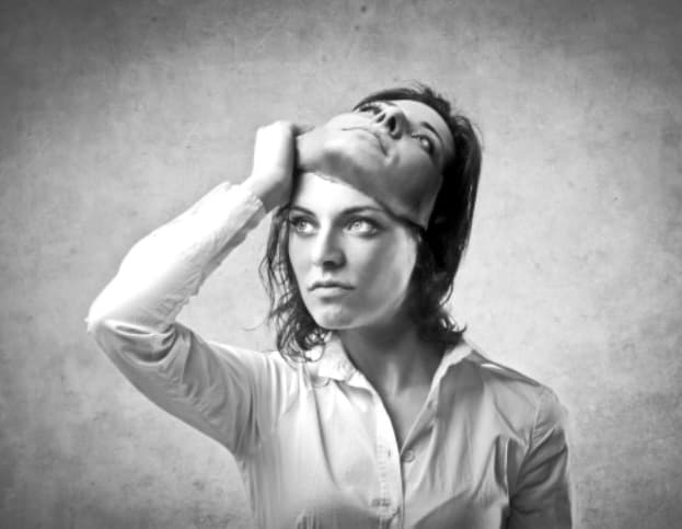 مفهوم الهوية في رواية عام للراحة والاسترخاء