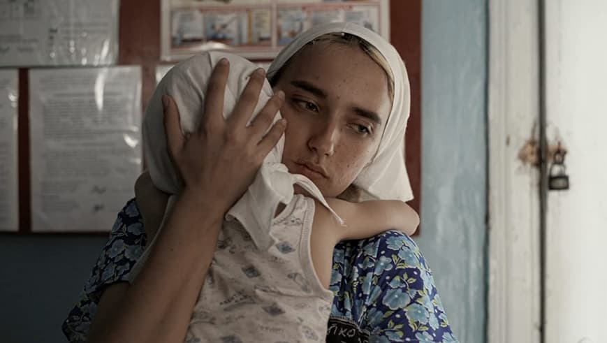 ليزيا السجينة مع طفلها