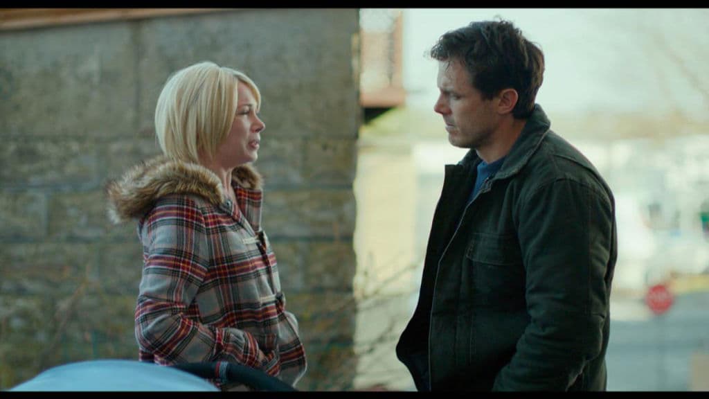 ميشيل ويليامز وكايسي افليك في فيلم Manchester by the Sea 