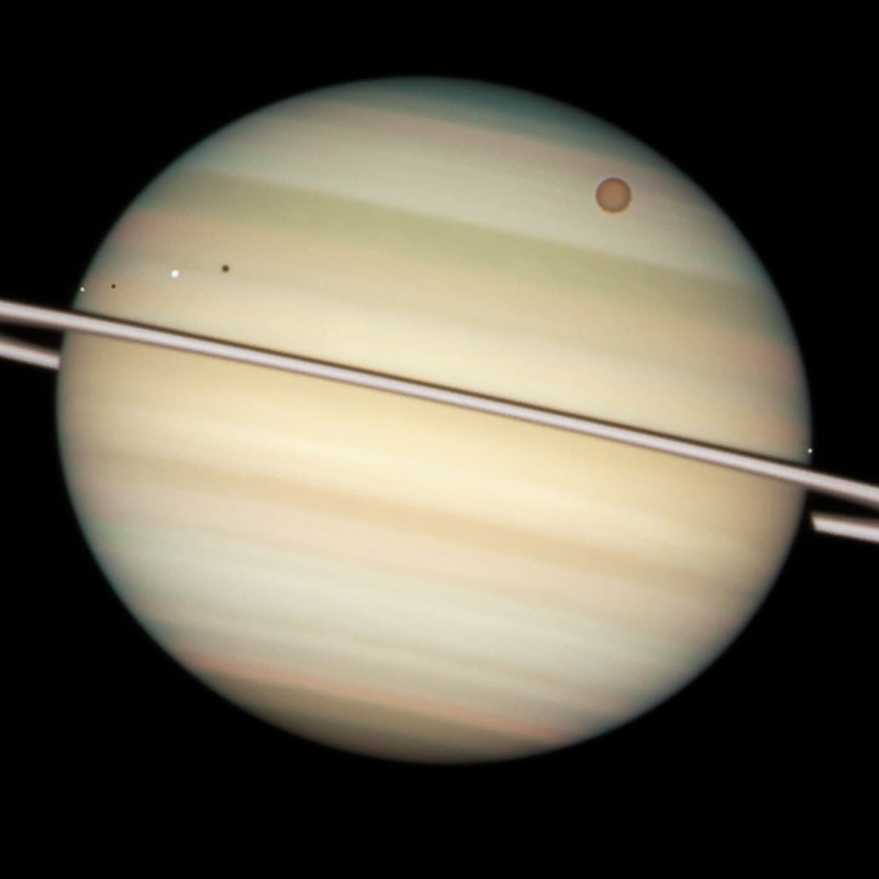Quadruple Saturn moon transit snapped by Hubble