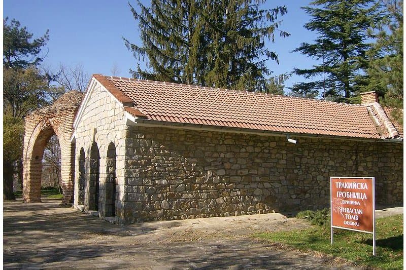 kazanlak-tomb_bulgaria