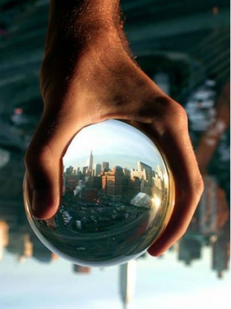 الكرة السحرية