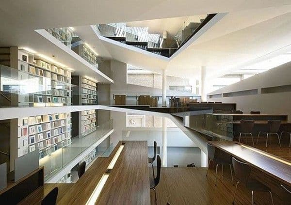 The-Pontifical-Lateran-Library-in-Rome-Italy-2-600x424