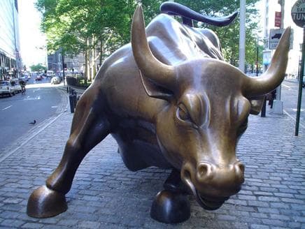 تمثال انقضاض الثور