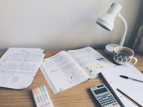 مكتب مذاكرة