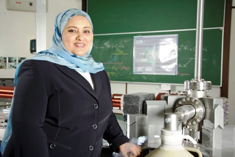 8- الدكتورة إلهام القرضاوي