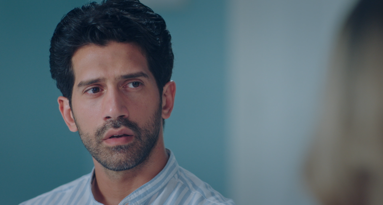 لقطة لشخصية شادي من الجزء الأول لمسلسل الاَنسة فرح