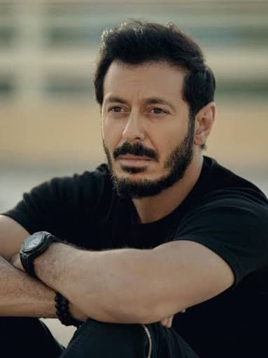 الفنان المصري مصطفى شعبان