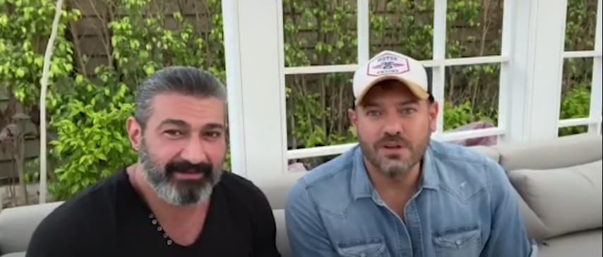 لقطة من الفيديو الذي أعلن فيه عمرو يوسف عن تسليم ياسر جلال دوره في مسلسل "سيف الله"