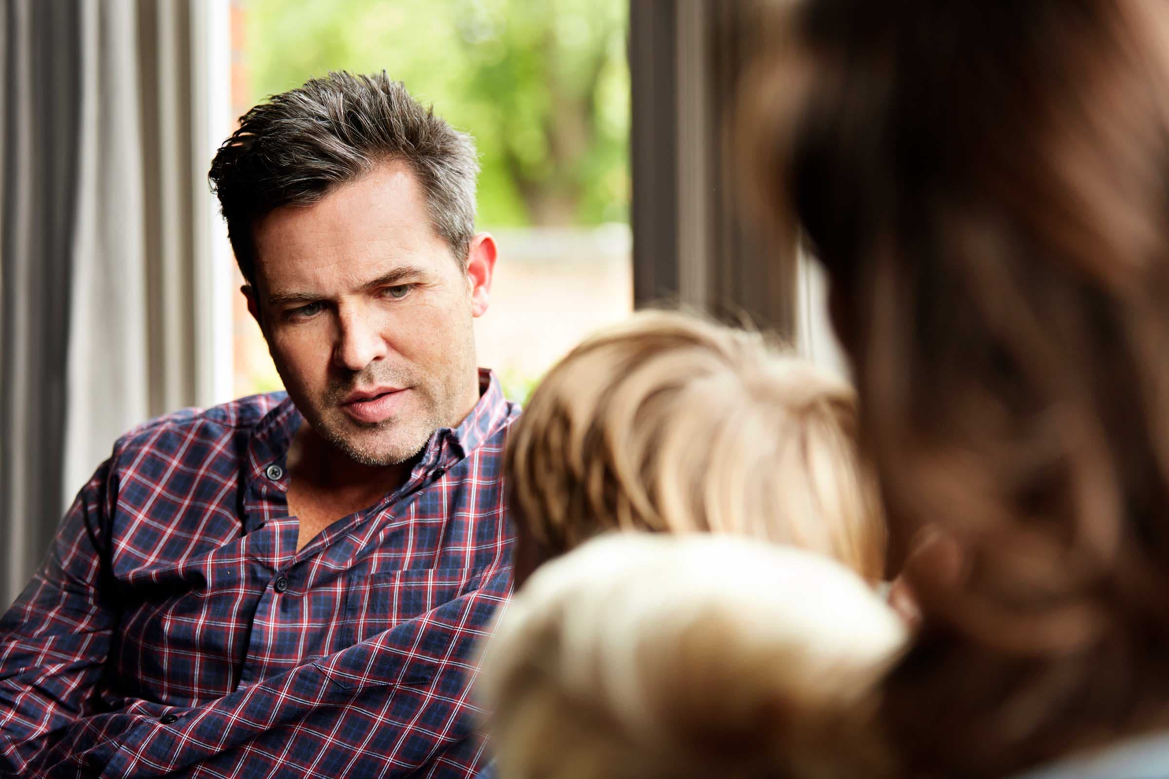 كيف تكون متوازن بين الصرامة والتدليل