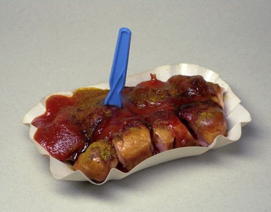 نقانق الكاري (Currywurst)