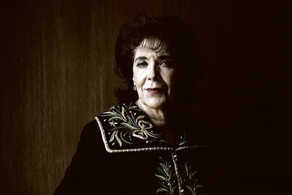 اسيا جبار - كاتبات عربيات كسرن قيود المجتمع الشرقي