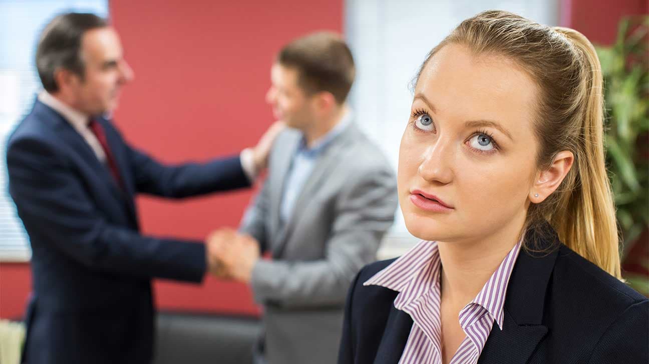 مشاكل العمل التي تواجهها المرأة العاملة